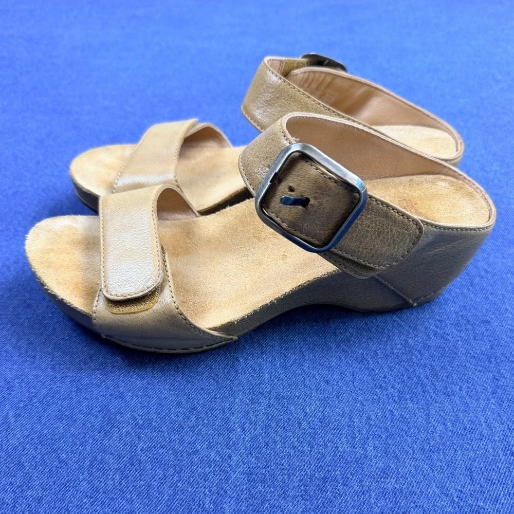 Dansko Women Tan Leather Wedge Sandals Buckle Strap Comfort Shoes Size 38